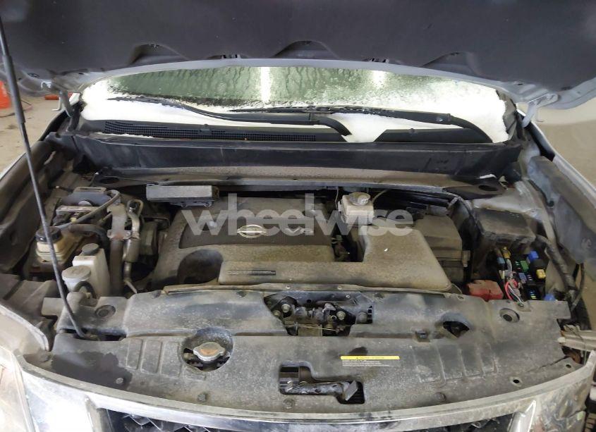 Photo 10 of 2016 Nissan Pathfinder SV (VIN 5N1AR2MM7GC652590)