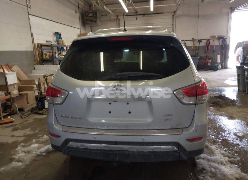 Photo 17 of 2016 Nissan Pathfinder SV (VIN 5N1AR2MM7GC652590)