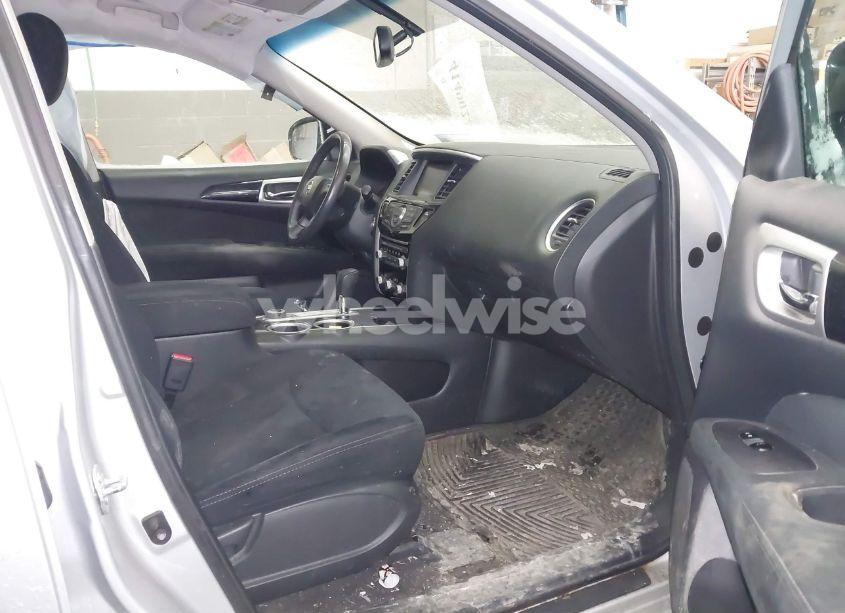 Photo 5 of 2016 Nissan Pathfinder SV (VIN 5N1AR2MM7GC652590)