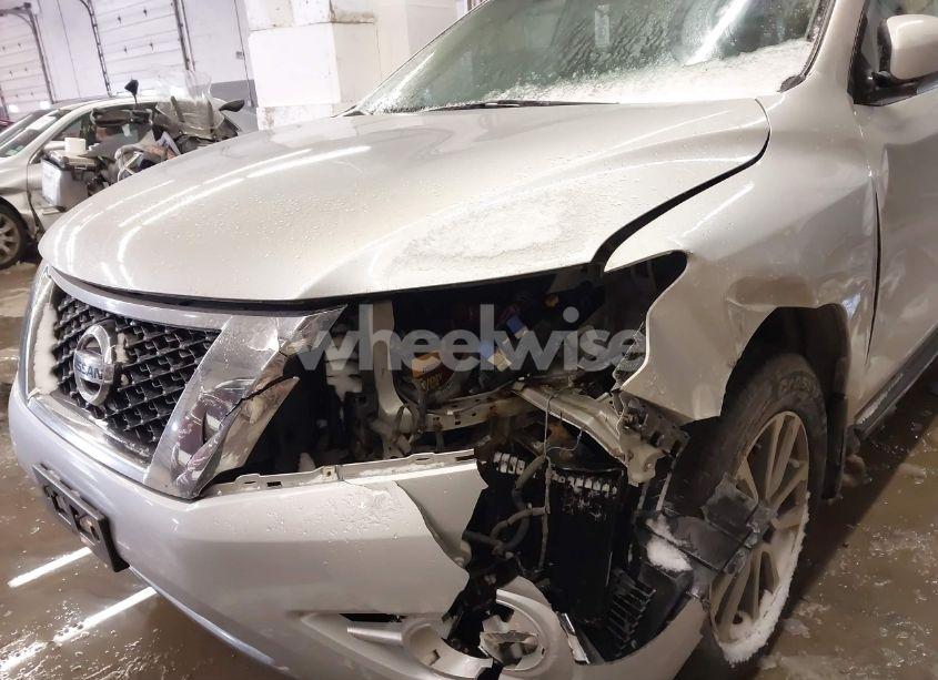 Photo 6 of 2016 Nissan Pathfinder SV (VIN 5N1AR2MM7GC652590)