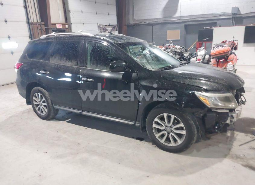 2016 Nissan Pathfinder SV (VIN 5N1AR2MM7GC665002) main photo