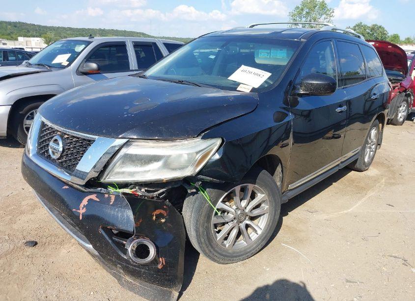 Photo 2 of 2013 Nissan Pathfinder SL (VIN 5N1AR2MM8DC606908)