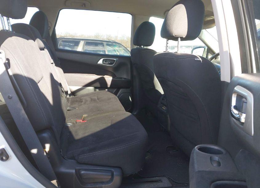 Photo 8 of 2013 Nissan Pathfinder SV (VIN 5N1AR2MM8DC620226)