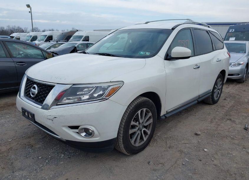 Photo 2 of 2013 Nissan Pathfinder SL (VIN 5N1AR2MM8DC642677)