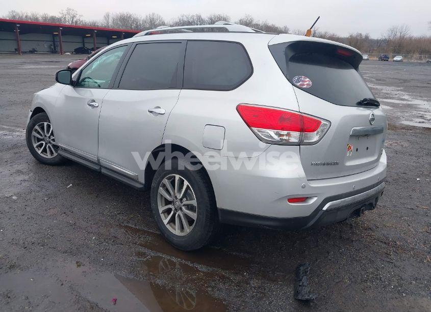 Photo 3 of 2013 Nissan Pathfinder SL (VIN 5N1AR2MM8DC650701)
