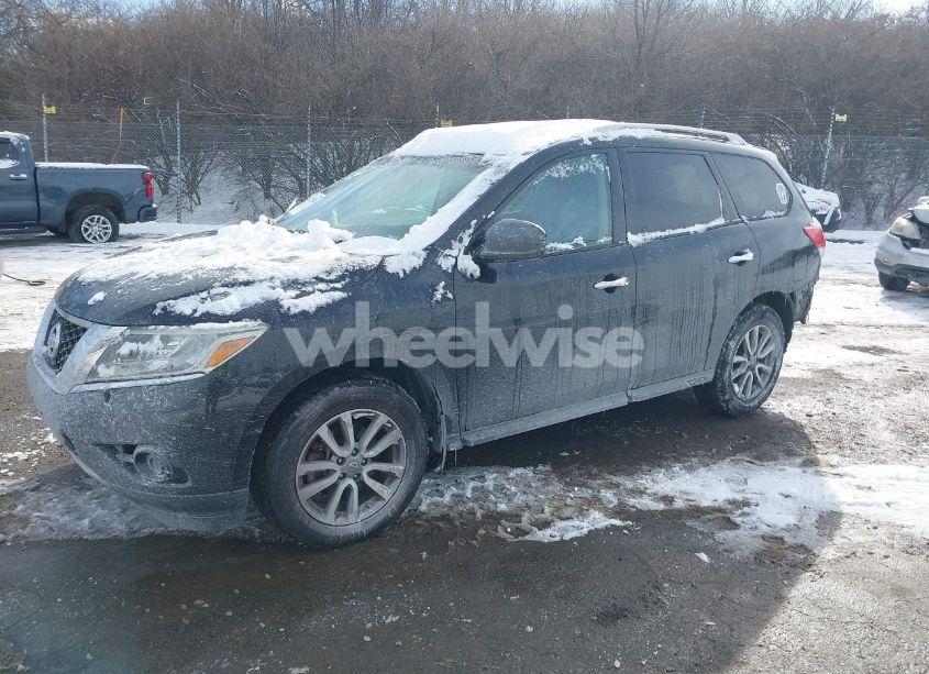 Photo 2 of 2013 Nissan Pathfinder SV (VIN 5N1AR2MM8DC667465)