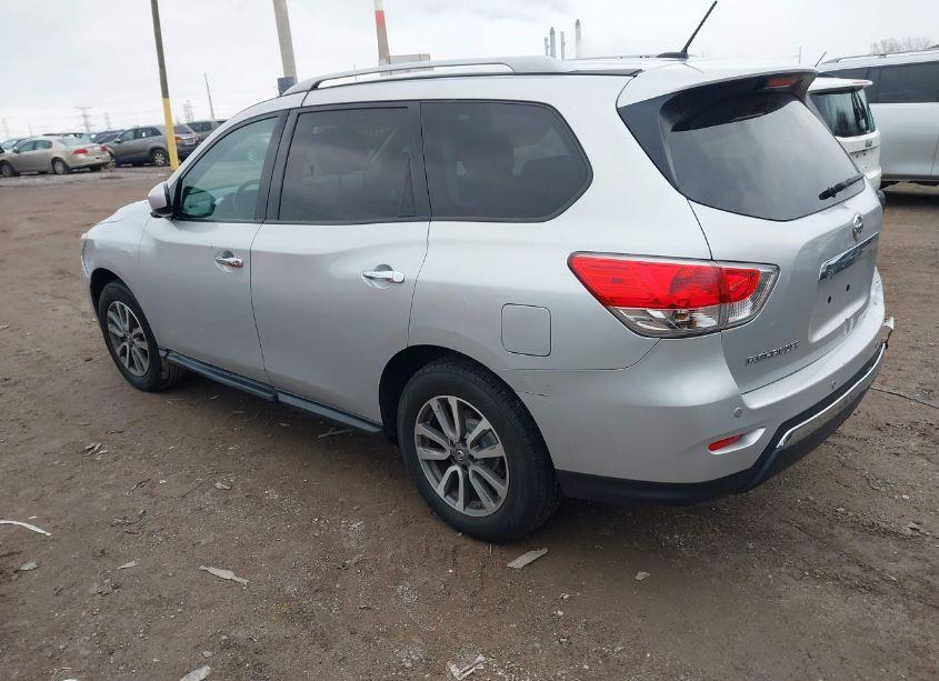 Photo 3 of 2014 Nissan Pathfinder SV (VIN 5N1AR2MM8EC633060)