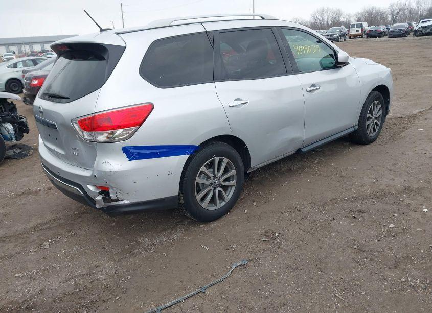 Photo 4 of 2014 Nissan Pathfinder SV (VIN 5N1AR2MM8EC633060)