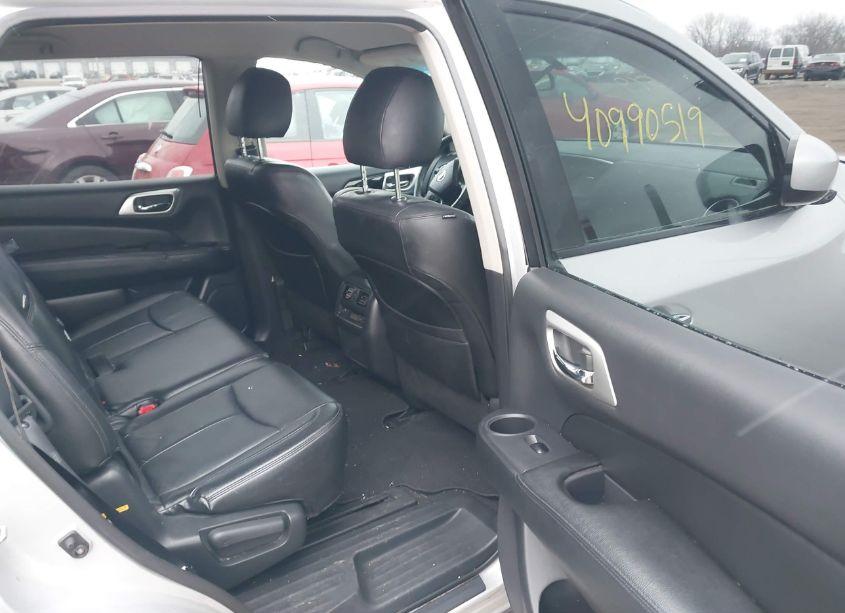 Photo 8 of 2014 Nissan Pathfinder SV (VIN 5N1AR2MM8EC633060)