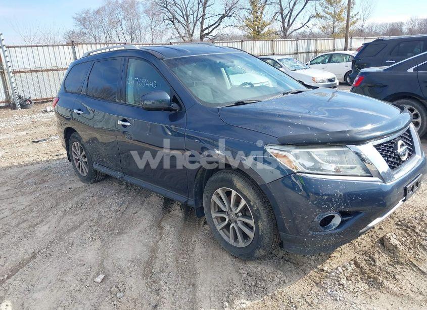 2014 Nissan Pathfinder SV (VIN 5N1AR2MM8EC685563) main photo