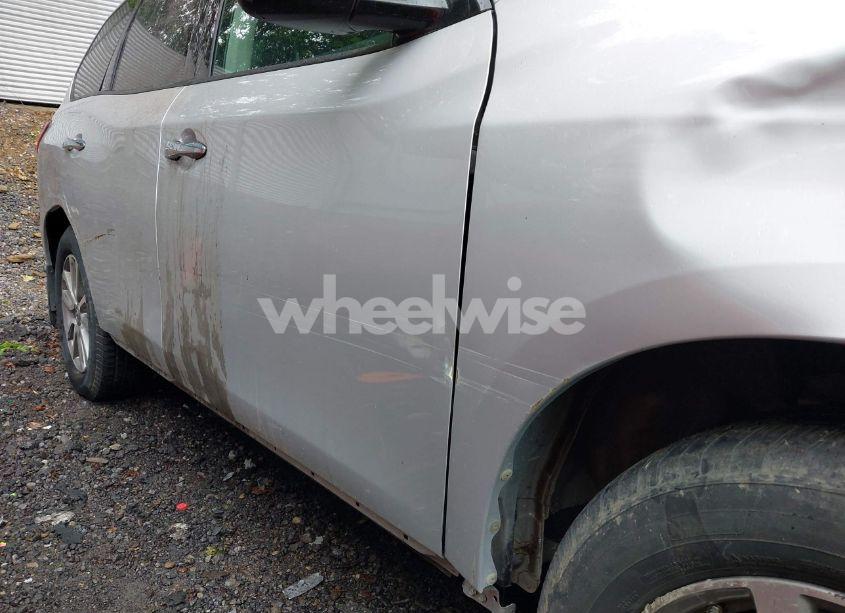 Photo 17 of 2014 Nissan Pathfinder SV (VIN 5N1AR2MM8EC695848)