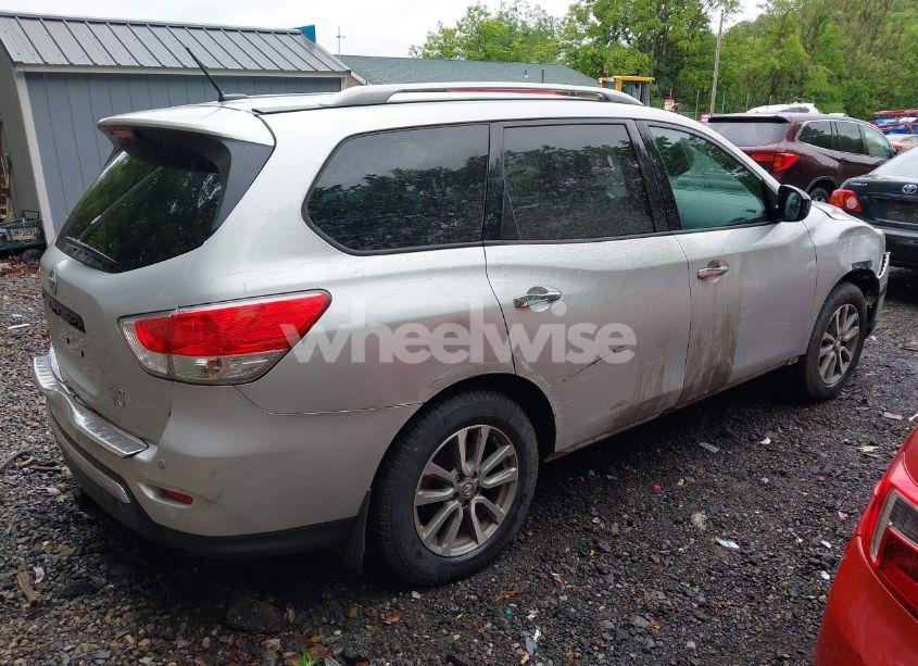 Photo 4 of 2014 Nissan Pathfinder SV (VIN 5N1AR2MM8EC695848)