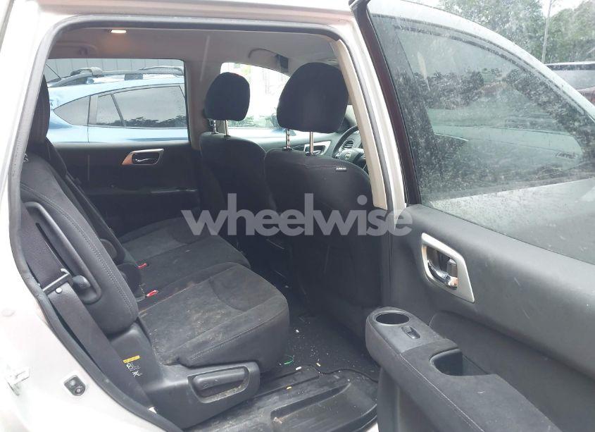 Photo 8 of 2014 Nissan Pathfinder SV (VIN 5N1AR2MM8EC695848)