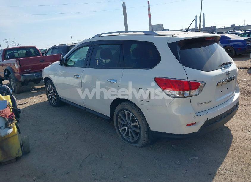 Photo 3 of 2014 Nissan Pathfinder SV (VIN 5N1AR2MM8EC727844)