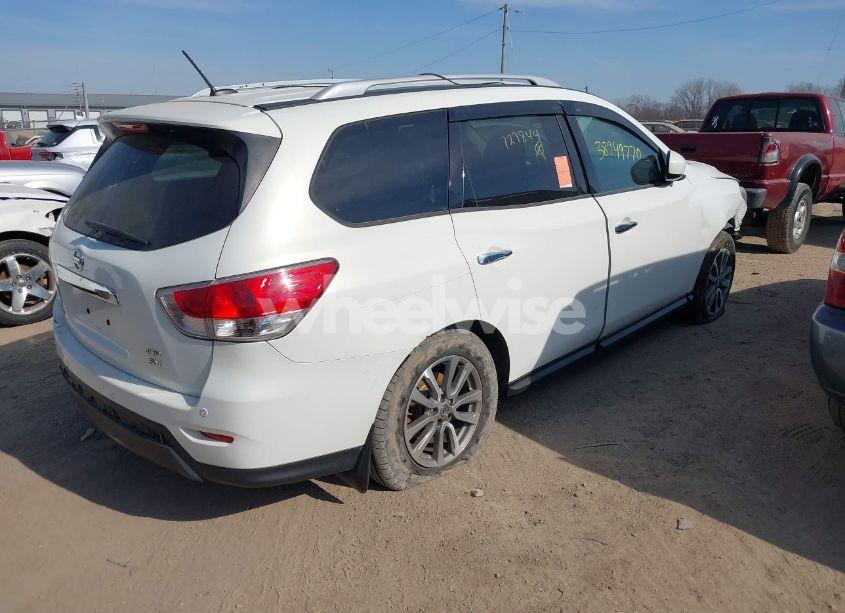 Photo 4 of 2014 Nissan Pathfinder SV (VIN 5N1AR2MM8EC727844)