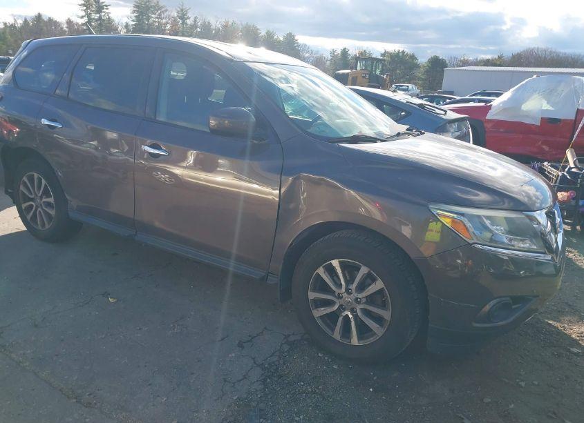 2015 Nissan Pathfinder S (VIN 5N1AR2MM8FC616602) main photo