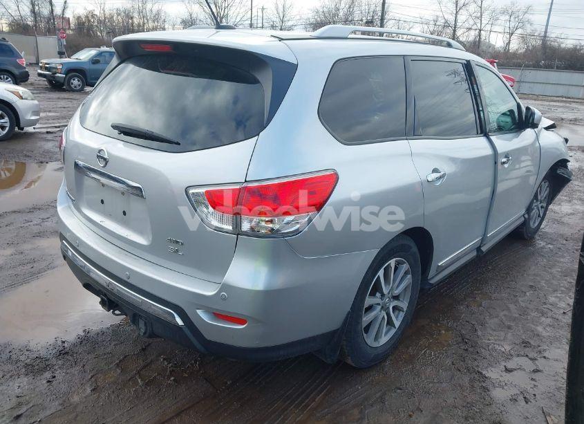 Photo 4 of 2015 Nissan Pathfinder SL (VIN 5N1AR2MM8FC711631)