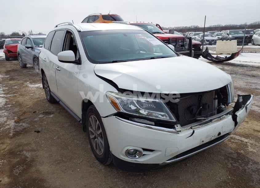 2016 Nissan Pathfinder SV (VIN 5N1AR2MM8GC602572) main photo