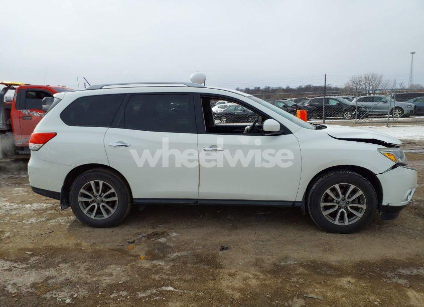 Photo 14 of 2016 Nissan Pathfinder SV (VIN 5N1AR2MM8GC602572)