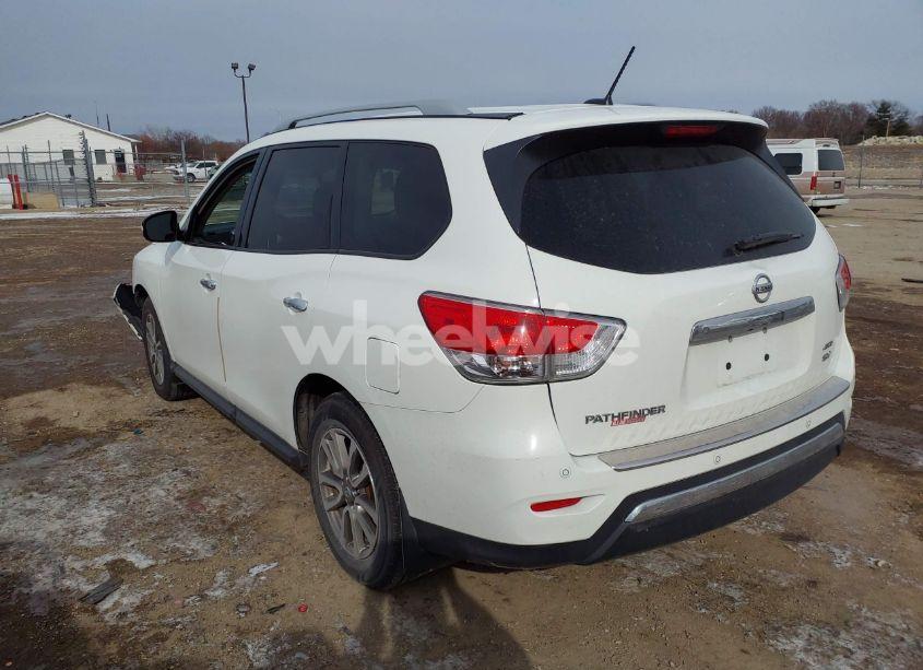 Photo 3 of 2016 Nissan Pathfinder SV (VIN 5N1AR2MM8GC602572)