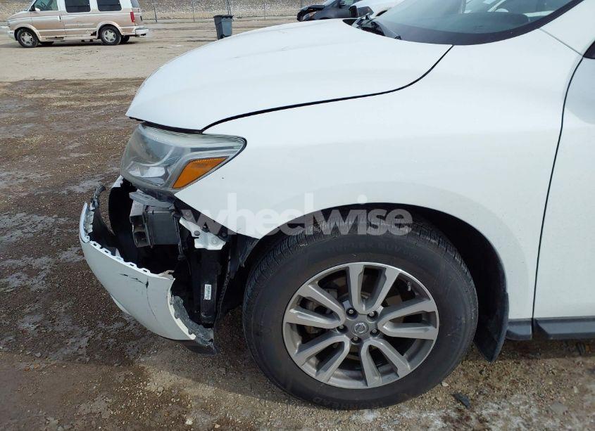 Photo 6 of 2016 Nissan Pathfinder SV (VIN 5N1AR2MM8GC602572)