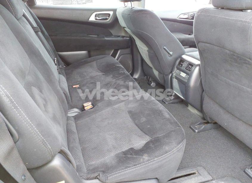 Photo 8 of 2016 Nissan Pathfinder SV (VIN 5N1AR2MM8GC602572)