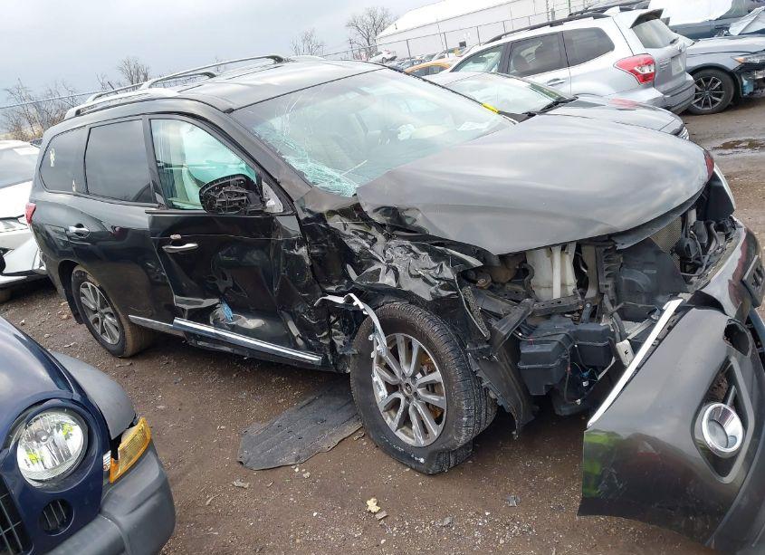 2016 Nissan Pathfinder SL (VIN 5N1AR2MM8GC614656) main photo