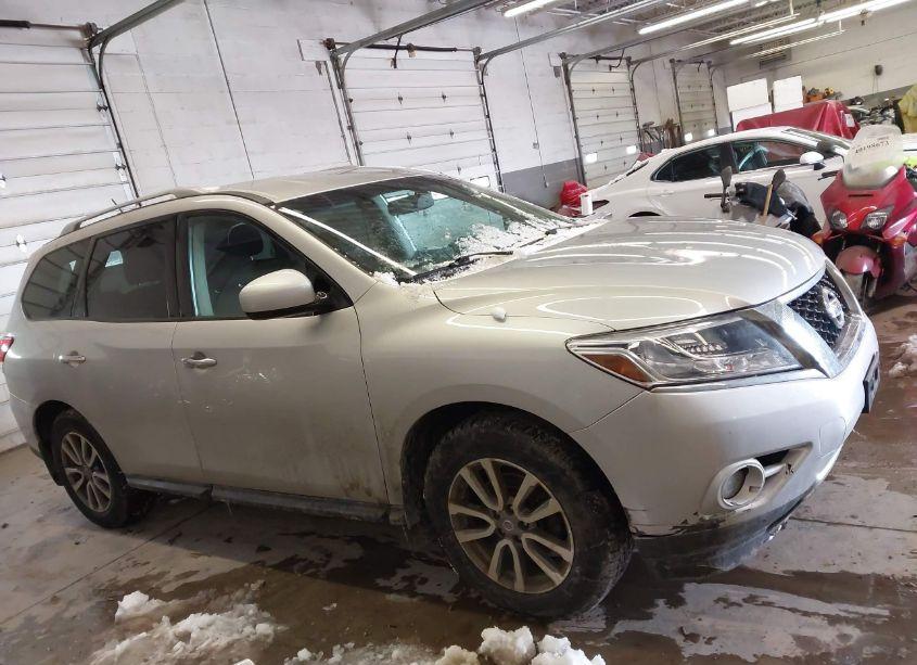 Photo 13 of 2016 Nissan Pathfinder SV (VIN 5N1AR2MM8GC614950)