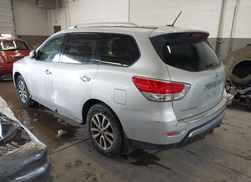 Photo 3 of 2016 Nissan Pathfinder SV (VIN 5N1AR2MM8GC614950)