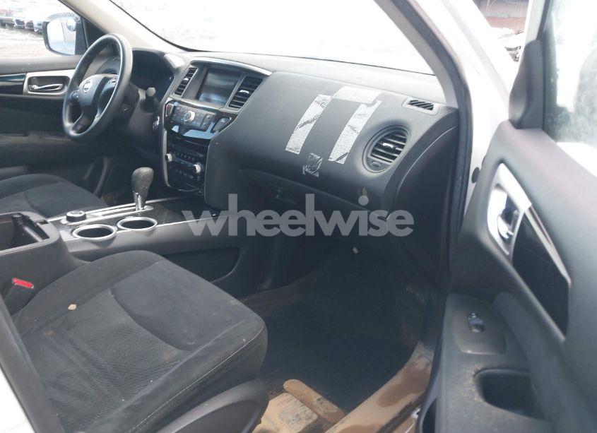 Photo 5 of 2016 Nissan Pathfinder S (VIN 5N1AR2MM8GC633630)