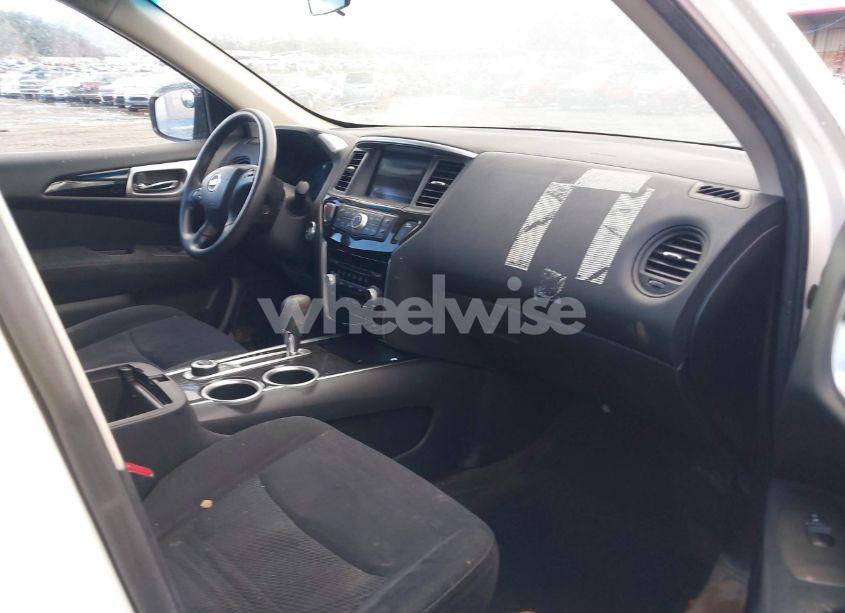 Photo 8 of 2016 Nissan Pathfinder S (VIN 5N1AR2MM8GC633630)