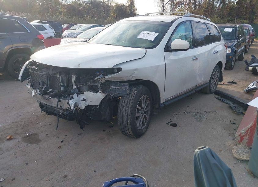 Photo 2 of 2013 Nissan Pathfinder SL (VIN 5N1AR2MM9DC602866)