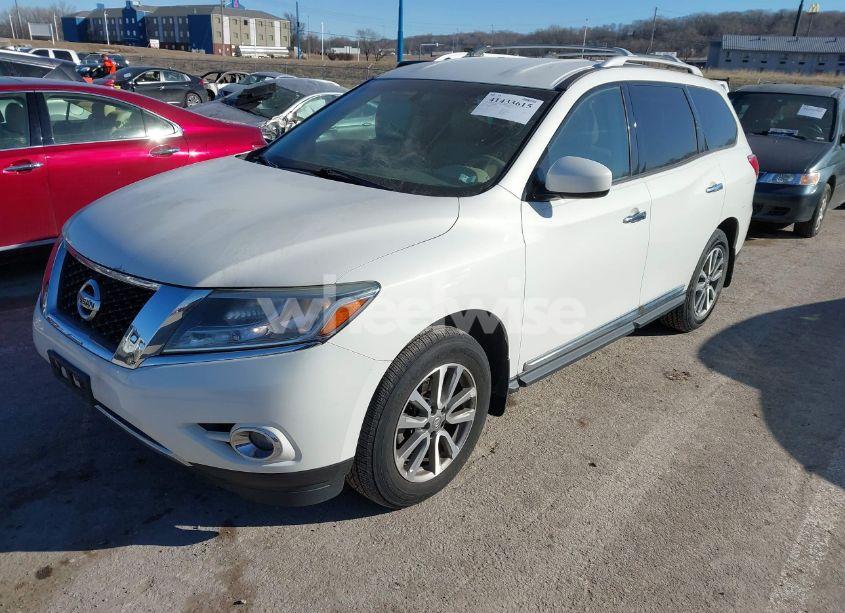 Photo 2 of 2013 Nissan Pathfinder SL (VIN 5N1AR2MM9DC603841)