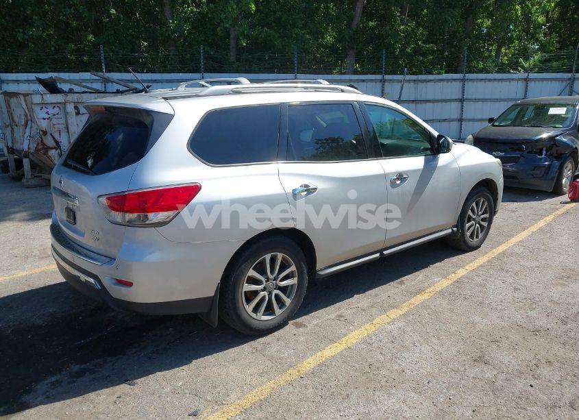 Photo 4 of 2013 Nissan Pathfinder SV (VIN 5N1AR2MM9DC664395)