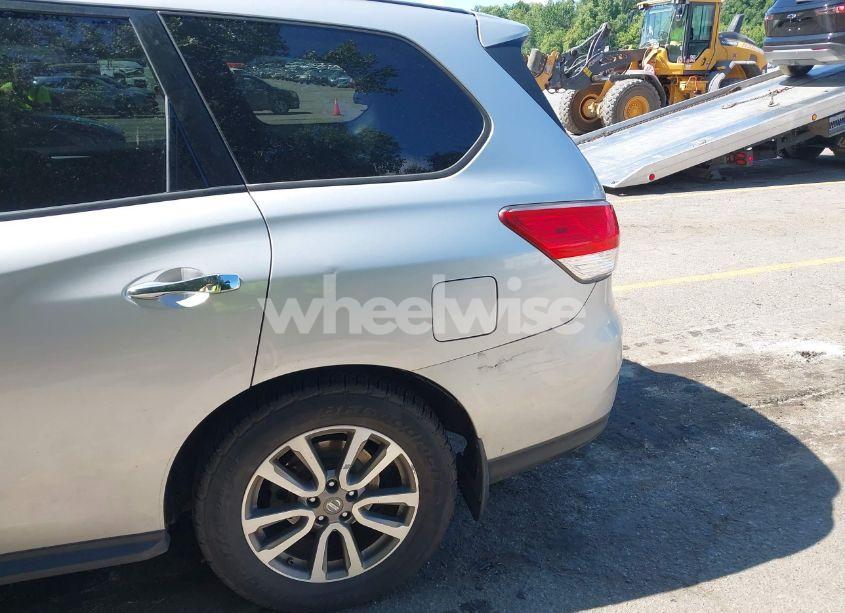 Photo 6 of 2013 Nissan Pathfinder SV (VIN 5N1AR2MM9DC664395)