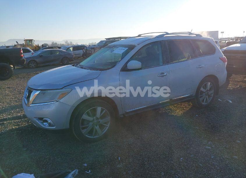 Photo 2 of 2014 Nissan Pathfinder PLATINUM (VIN 5N1AR2MM9EC676855)