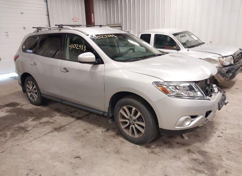 2014 Nissan Pathfinder SV (VIN 5N1AR2MM9EC689265) main photo