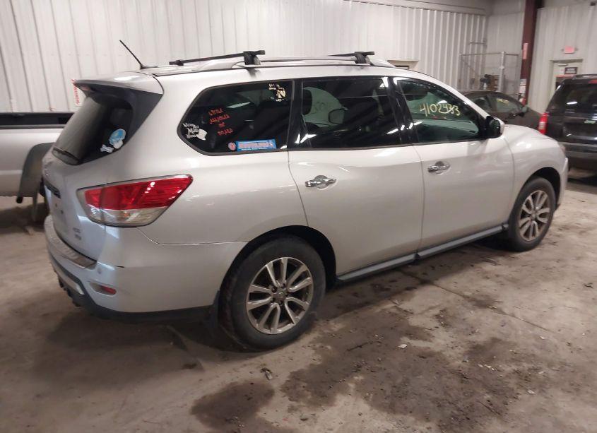 Photo 4 of 2014 Nissan Pathfinder SV (VIN 5N1AR2MM9EC689265)