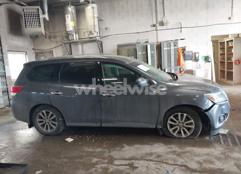 Photo 13 of 2014 Nissan Pathfinder SV (VIN 5N1AR2MM9EC694210)