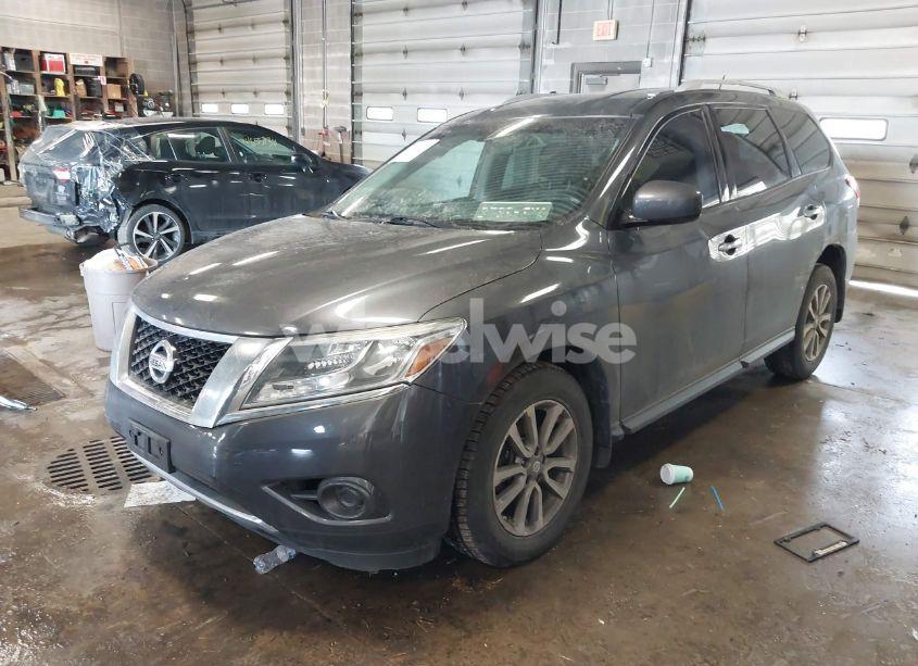 Photo 2 of 2014 Nissan Pathfinder SV (VIN 5N1AR2MM9EC694210)