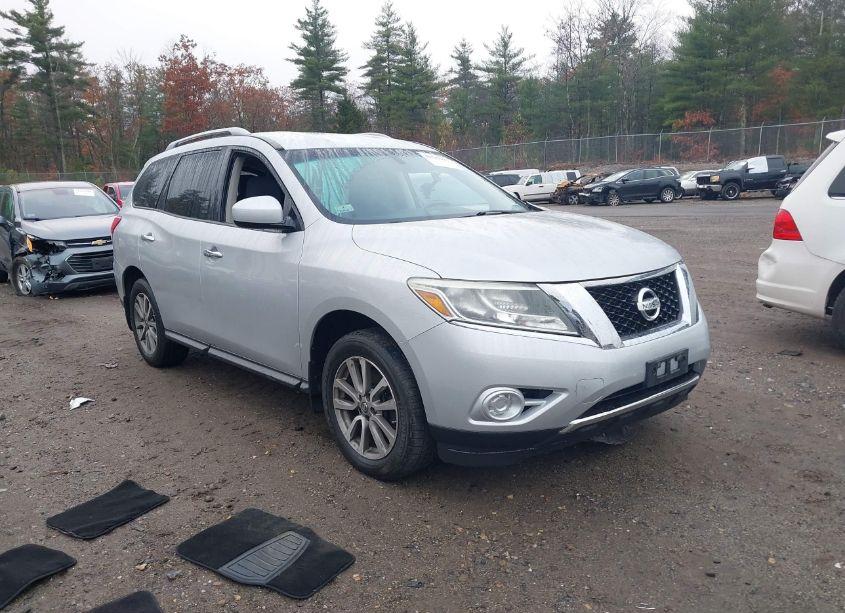 2014 Nissan Pathfinder SV (VIN 5N1AR2MM9EC706145) main photo