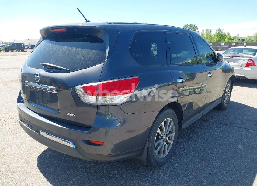 Photo 4 of 2014 Nissan Pathfinder S (VIN 5N1AR2MM9EC714794)
