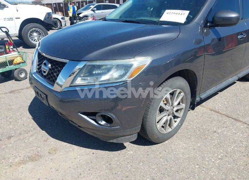 Photo 6 of 2014 Nissan Pathfinder S (VIN 5N1AR2MM9EC714794)
