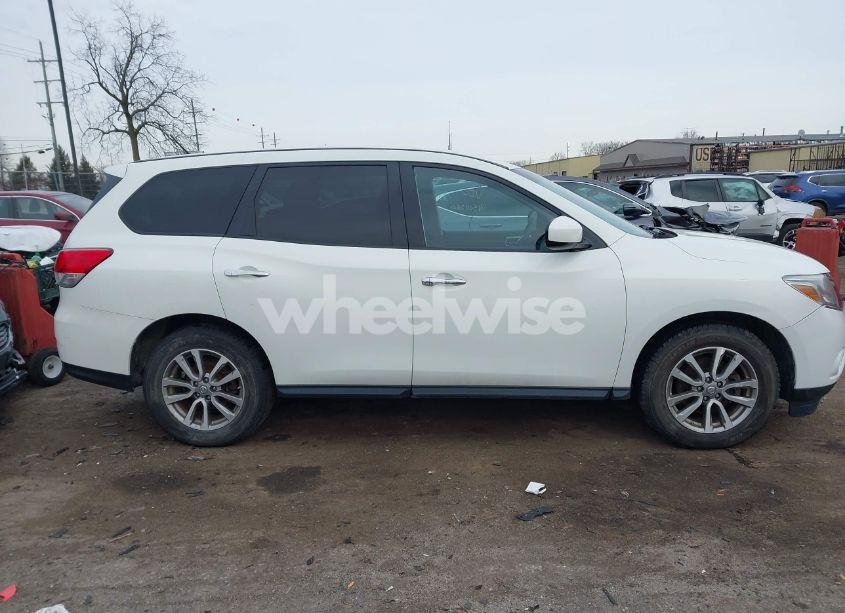 Photo 13 of 2014 Nissan Pathfinder S (VIN 5N1AR2MM9EC720448)