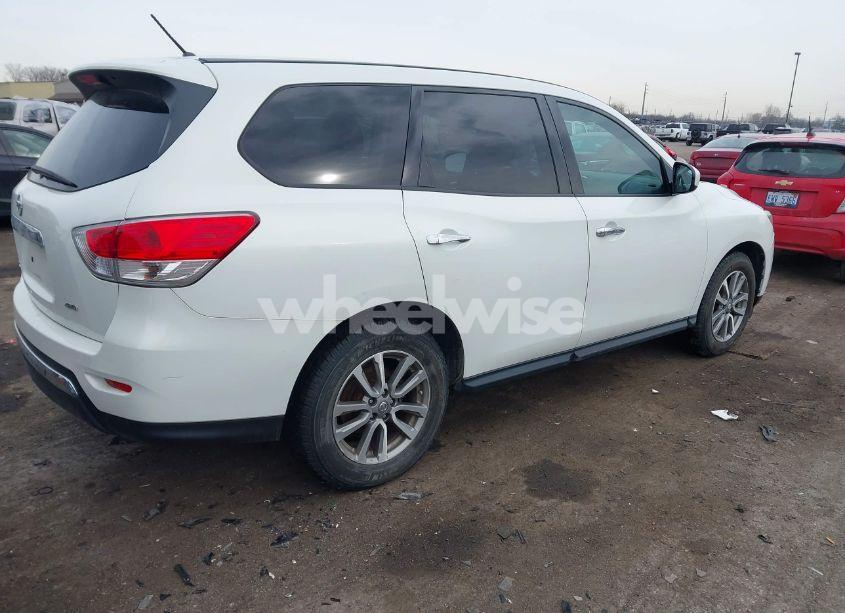 Photo 4 of 2014 Nissan Pathfinder S (VIN 5N1AR2MM9EC720448)