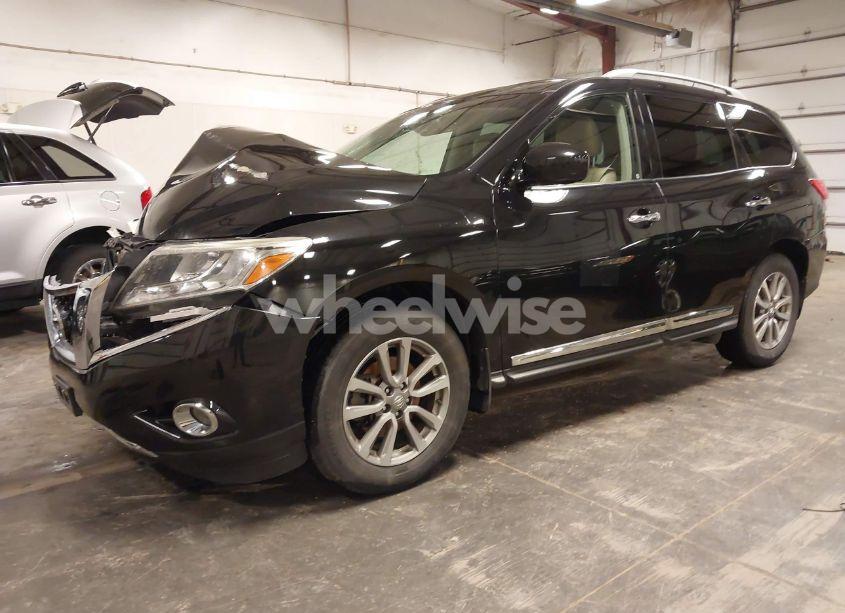 Photo 2 of 2015 Nissan Pathfinder SL (VIN 5N1AR2MM9FC632565)