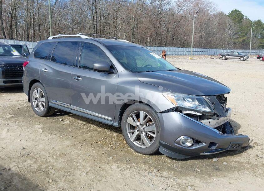 2015 Nissan Pathfinder PLATINUM (VIN 5N1AR2MM9FC643274) main photo