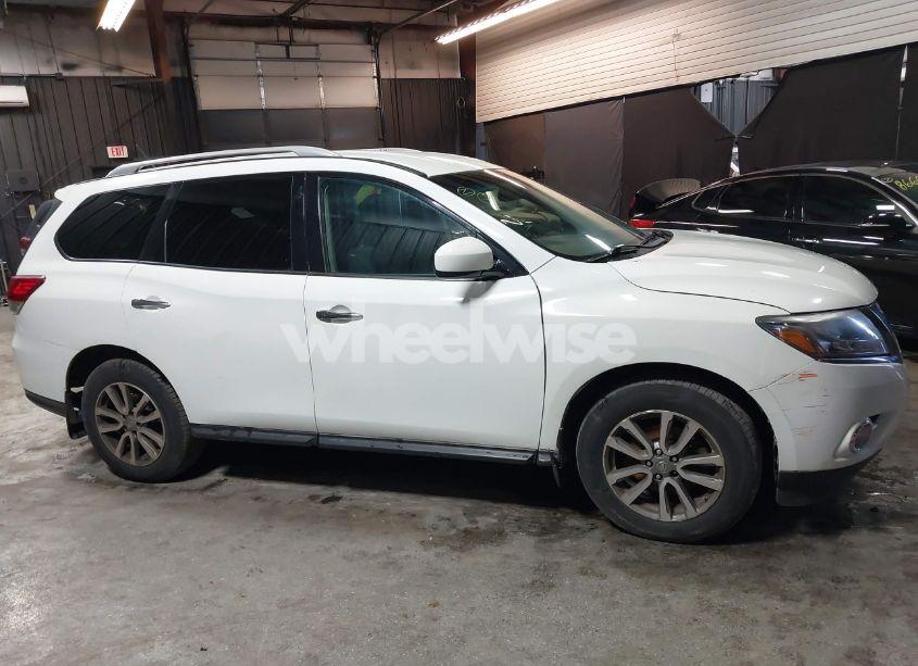 Photo 13 of 2015 Nissan Pathfinder SV (VIN 5N1AR2MM9FC663072)