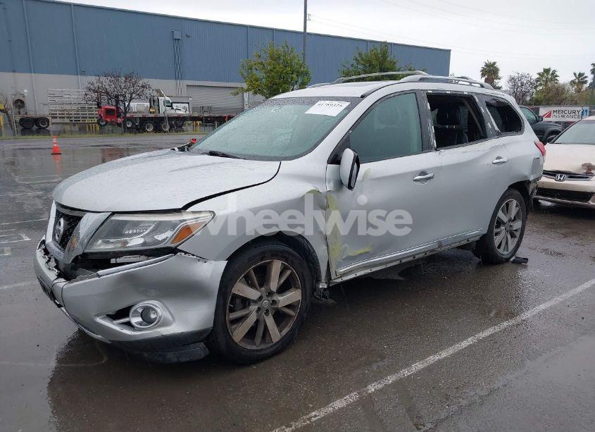 Photo 2 of 2015 Nissan Pathfinder (VIN 5N1AR2MM9FC719348)