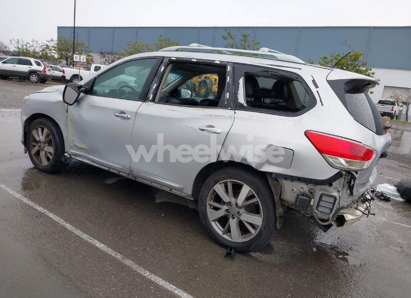 Photo 3 of 2015 Nissan Pathfinder (VIN 5N1AR2MM9FC719348)